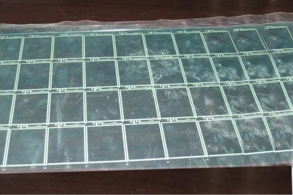 手機(jī)全面屏異形切割設(shè)備——屏幕面板激光切割機(jī) 手機(jī)全面屏異形切割設(shè)備——屏幕面板激光切割機(jī)