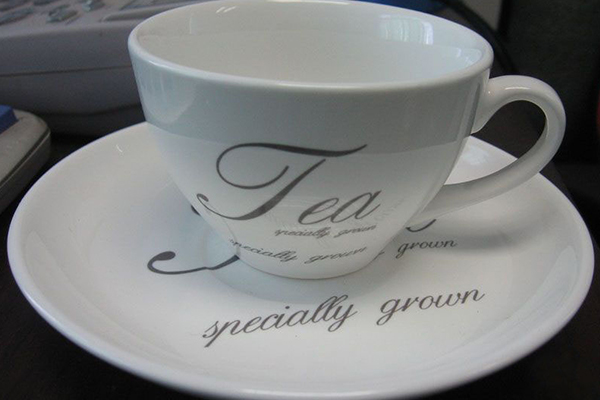 陶瓷制品雕刻刻字設(shè)備—陶瓷激光打標機